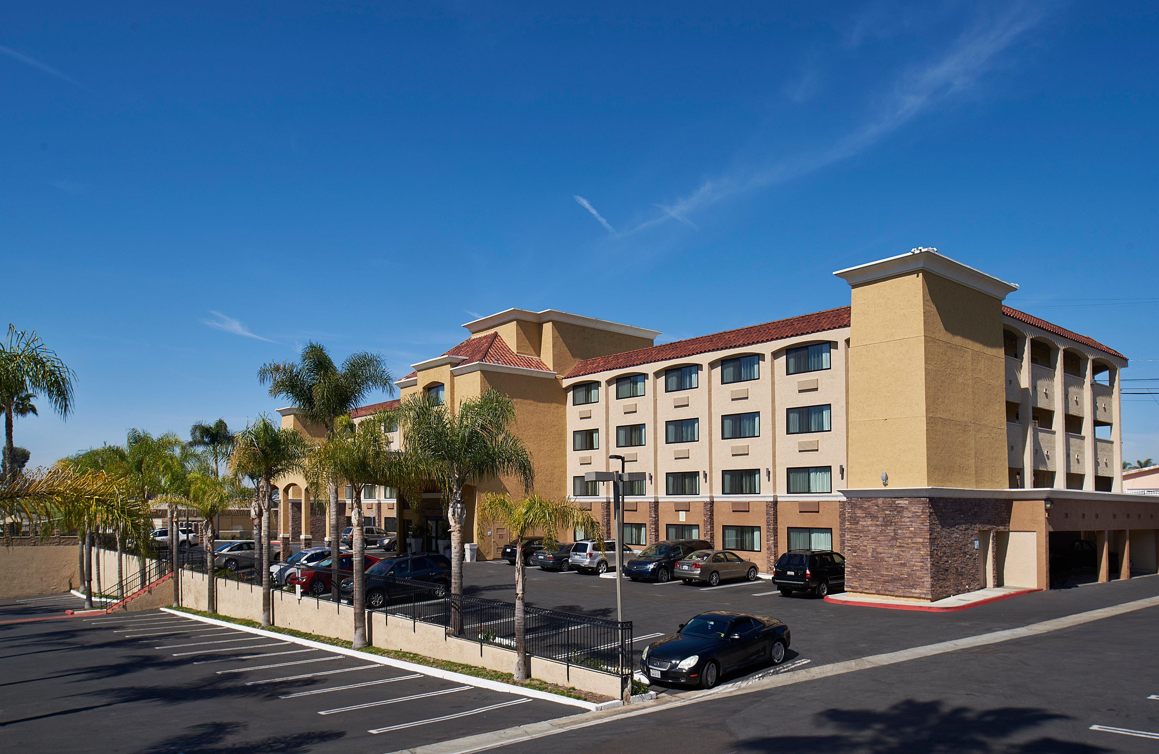 Holiday Inn Express San Diego South - National City By Ihg Екстериор снимка
