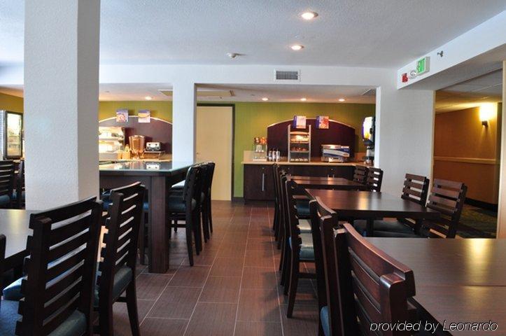 Holiday Inn Express San Diego South - National City By Ihg Ресторант снимка