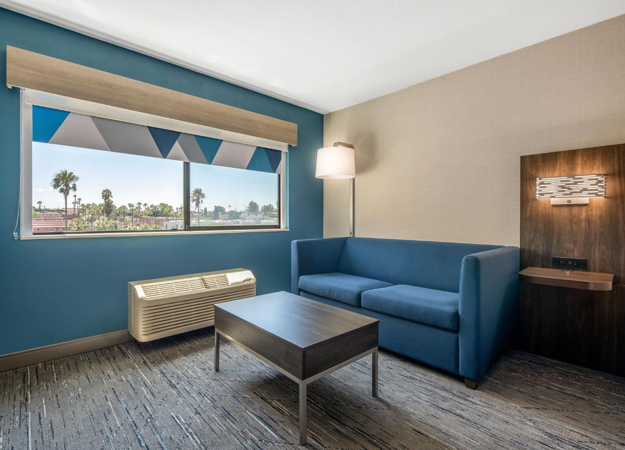 Holiday Inn Express San Diego South - National City By Ihg Екстериор снимка