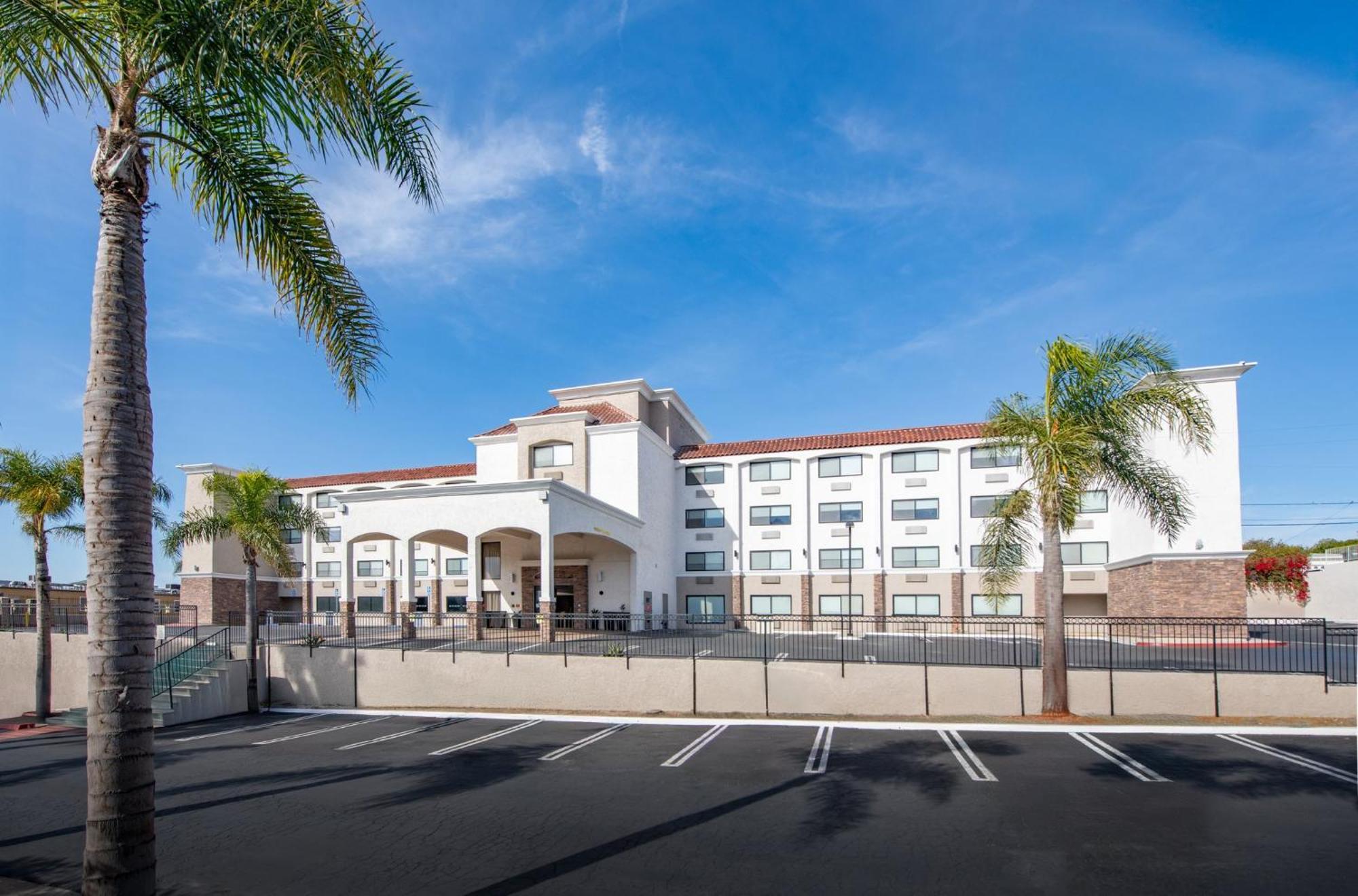 Holiday Inn Express San Diego South - National City By Ihg Екстериор снимка