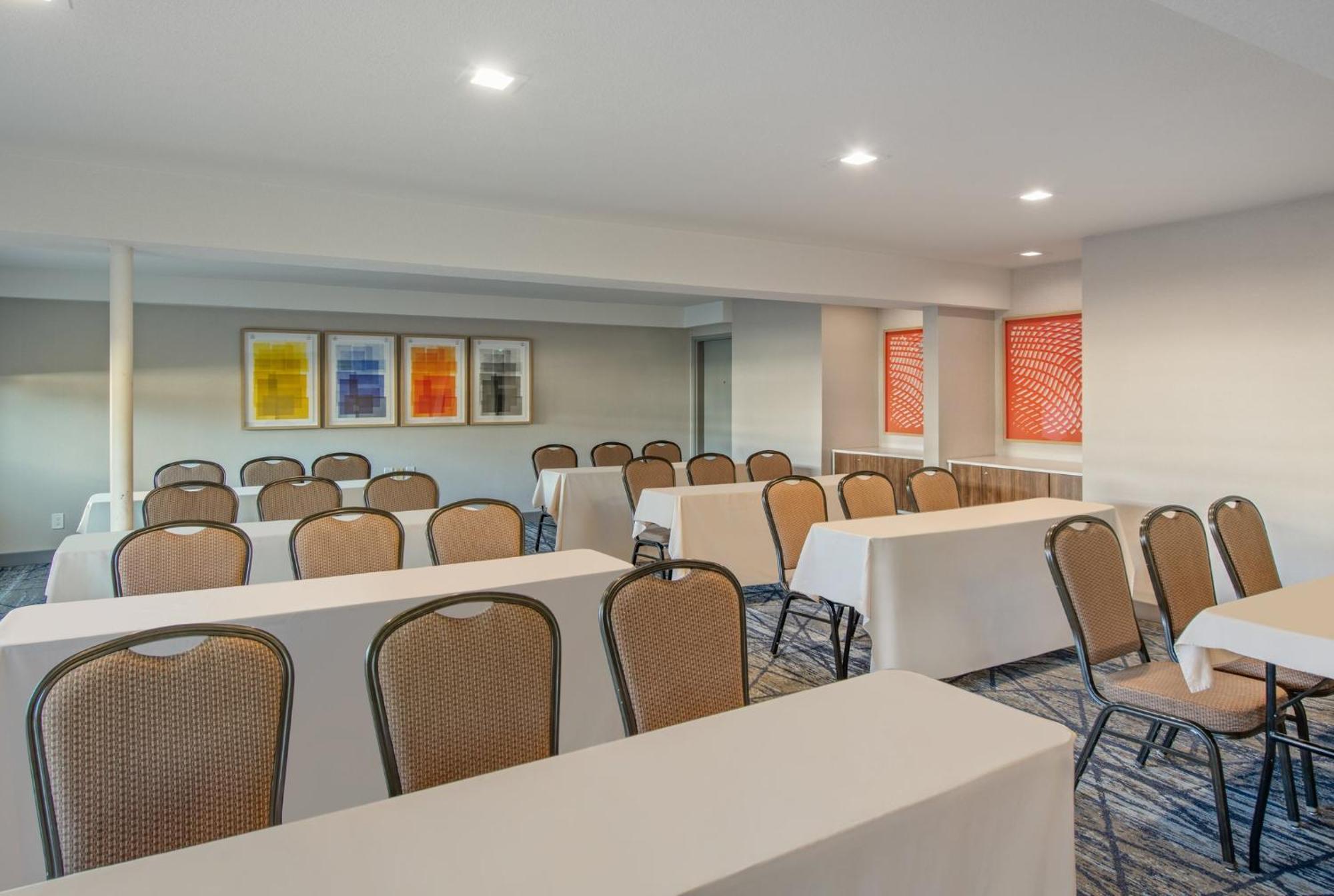 Holiday Inn Express San Diego South - National City By Ihg Екстериор снимка