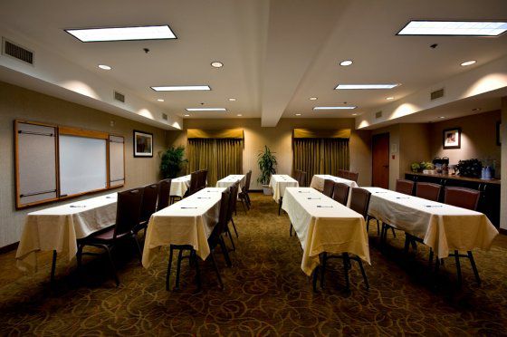 Holiday Inn Express San Diego South - National City By Ihg Бизнес снимка